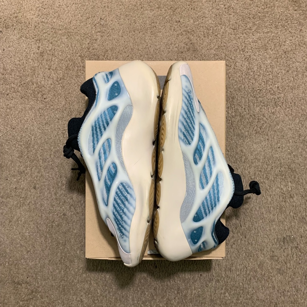 YEEZY 700 V3 "Kyanite"
